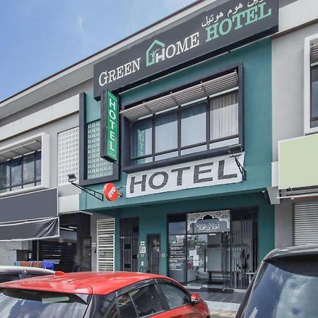 OYO 90399 Green Home Hotel syariah Sepang Buitenkant foto