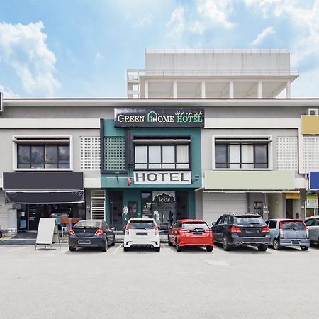 OYO 90399 Green Home Hotel syariah Sepang Buitenkant foto