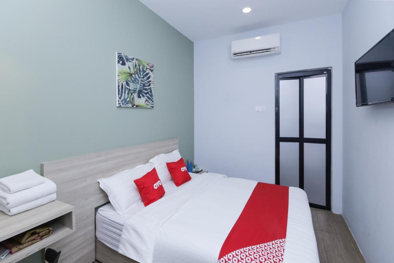 OYO 90399 Green Home Hotel syariah Sepang Buitenkant foto